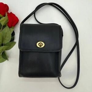 Sold **** Vintage Coach Black Scooter Hombro Crossbody